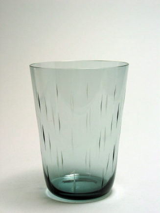 Vase mit Keilschliff