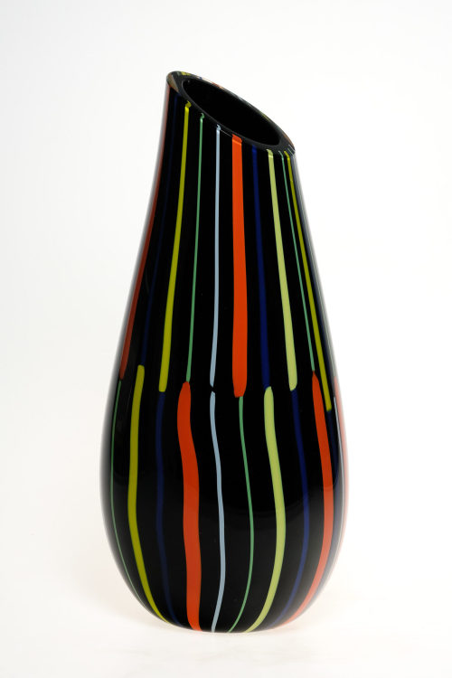 Unbekannt (Ausführung), Schwarze Vase mit Farbglasbändern, um 1980