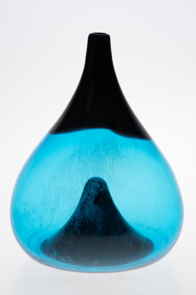 Blaue Einblumenvase