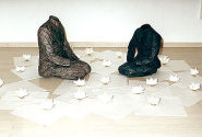 Mutsumi Aoki: Desert Island, Installation, Papier und Acryl, 2001