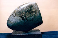 Klaus Winter: Freie Form, Trachit, Sockelmaterial: Gasbasalt