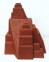 Roswitha van der Zander: Pyramide, Terracotta, 27 cm hoch, 2001