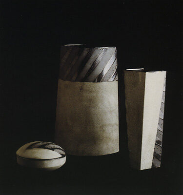 Sara Wertsman: Vessels, 1993, stoneware, h. 30-8