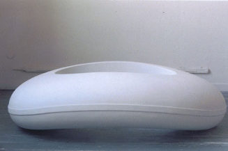 Sara Hornäk: o.T., 1996, 54x185x144 cm, Gips