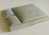 Sara Hornäk: o.T., 1997, 6x32,5x24cm, Beton