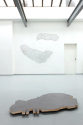 Brigitta Heidtmann: Galerie Christian Fochem 2013 Wandzeichnung, ca. 320 x 330 cm Bodenarbeit,  ...