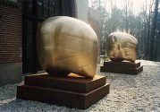 Heide Bühl: KÖPFE im Skulpturenpark in Venray, Niederlande, 2000