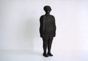 Horst Rainer Kerger: FIGUR 01 : Padouk gebrannt, 60cm hoch, 2003