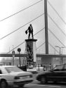 Christoph Pöggeler: Säulenheiliger, Selbstportait auf Litfass-Säule, 2000