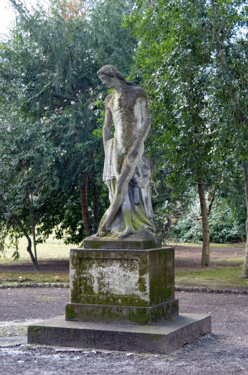 Carl M. Geiling (Bildhauer*in), Ehrenmal für die Mitglieder und Freunde des Malkastens, 24.7.1921