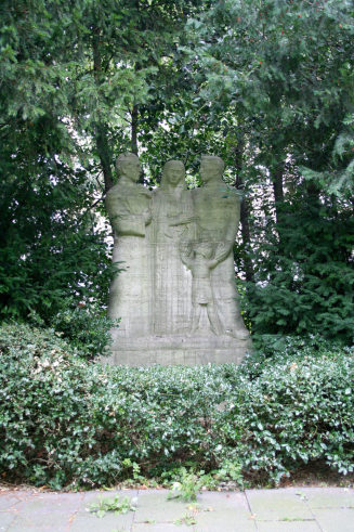 Adolf Kolping (Figurengruppe)