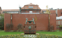 Ernst Gottschalk - Brunnen, Fritz Moselage - Relief und Schrift, Arthur - Schloßmann - Brunnen, ...