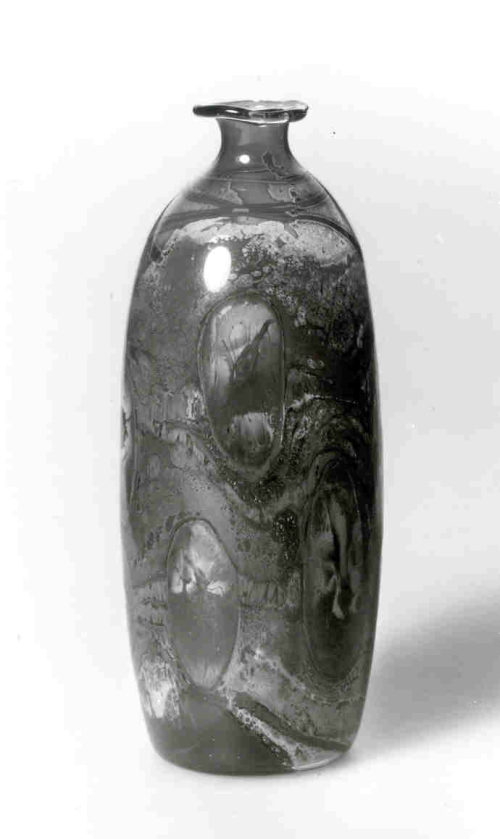 Pavel Molnar (Künstler*in), Vase, 1978