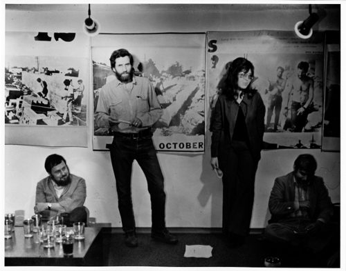 Nic Tenwiggenhorn (Fotograf*in), Allan Kaprow und Inge Baecker, Galerie Inge Baecker, Bochum, Oktober 1971