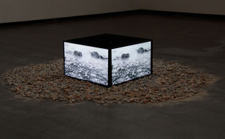 Jürgen Hille: Kiesl-Installation, HANSEvideoartWORKS, Kunsthalle St.Annen, Lübeck, 2014