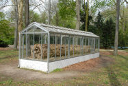 Mark Dion
Vivarium, 2002