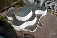 Düsseldorfer Schauspielhaus am Gustaf-Gründgens-Platz von oben, 2012