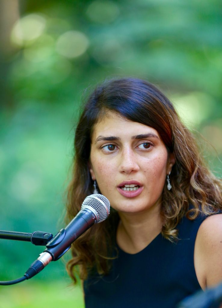 Proträt von Fatma Aydemir, Schriftstellerin, auf dem Poetenfest in Erlangen 2017.