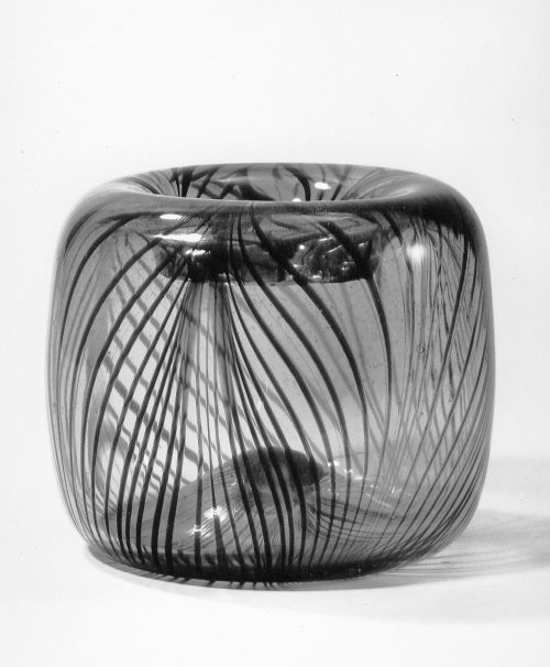 Heikki Orvola (Künstler*in), Vase mit Fadendekor, 1965–1970