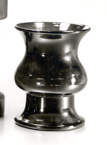 Olivgrüne Vase