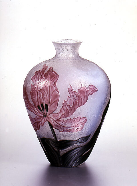 Daum <Nancy> (Hersteller*in), Vase mit Papageientulpen, um 1896