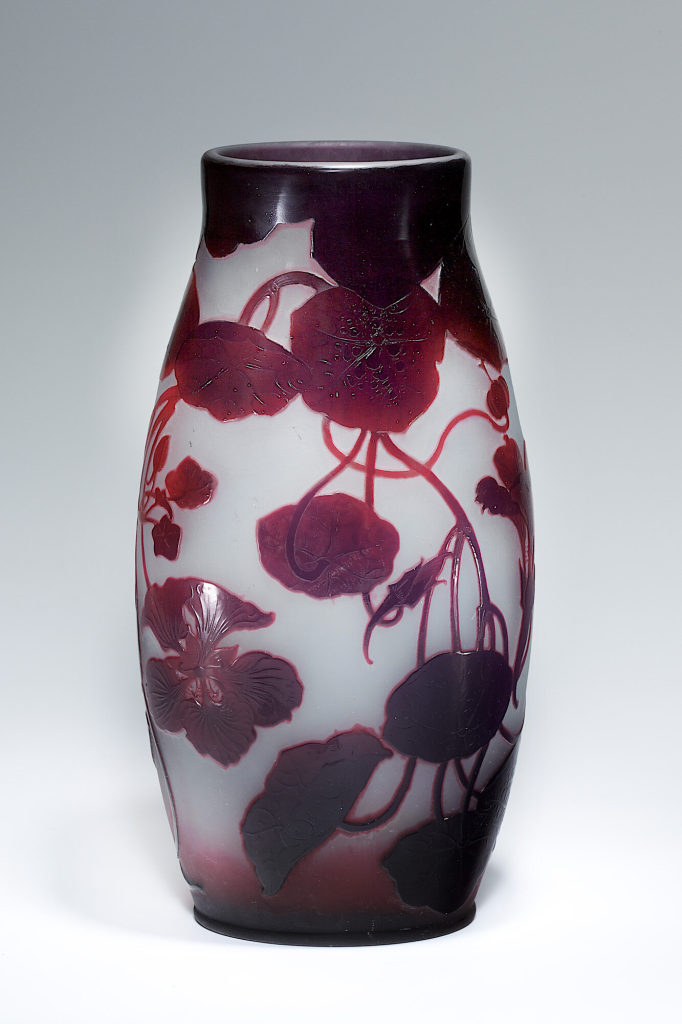 Vase mit Kapuzinerkresse