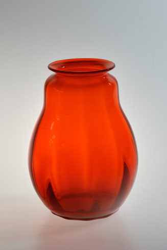 Orangefarbene Vase