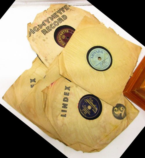 Bing-Werke AG (Hersteller*in), 7 Schallplatten für Kindergrammophone, um 1930