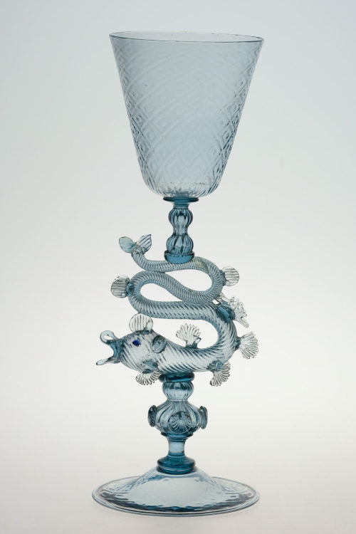 Rheinische Glashütten AG (Ausführung), Pokal mit Fischfuß, vor 1888