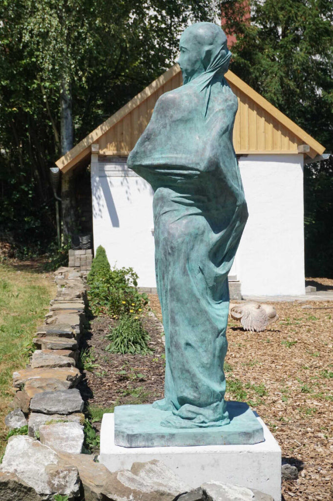 MISS LIBERTY, 2018, Bronze, H.190cm, Skulpturengarten Langenberg