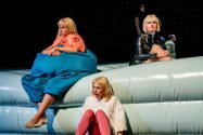 Drei Schwesten von Anton Tschechow (Szenenfoto). Premiere am 6.10.2018 im Depot 1, Schauspiel ( ...