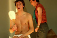 Flimmern von Toshiro Suzue (Szenenfoto). Premiere am 4.3.2004 in den Kammerspielen und im Klein ...