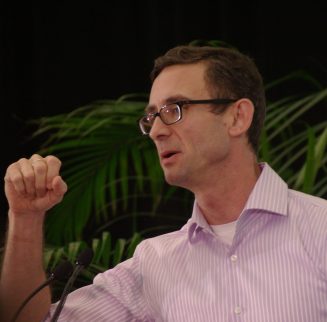 Der US-amerikanische Autor Chuck Palahniuk bei der Internationalen Buchmesse in Miami, 2011