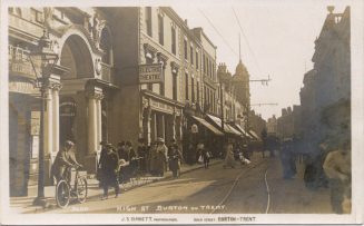 Postkarte mit der Ansicht der High Street in Burton on Trent und dem Kino "Electric Theatre", J ...