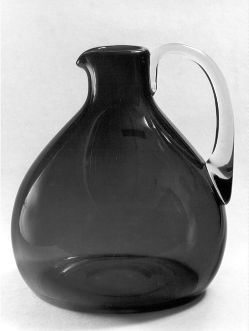 Staatl. Glasfachschule Zwiesel (Künstler*in), Kanne mit Henkel, 1965