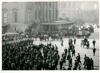 Szenenfoto aus dem Film "DIE WACHTPARADE", Max Skladanowsky, Berlin, 1896