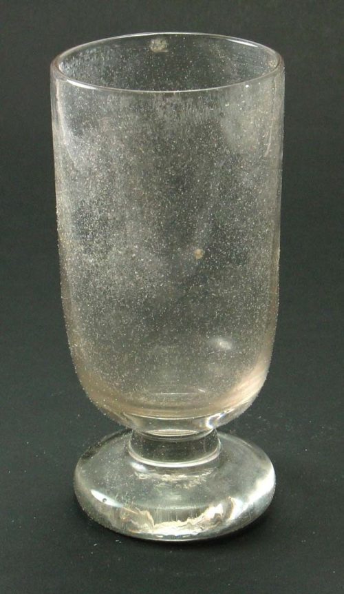 Unbekannt (Ausführung), Glas