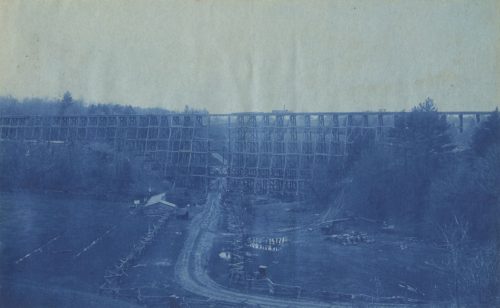 Unbekannt (Künstler*in), Otter Trestle Bridge. Rail 100 ft. Above Bed of Stream, ca. 1895