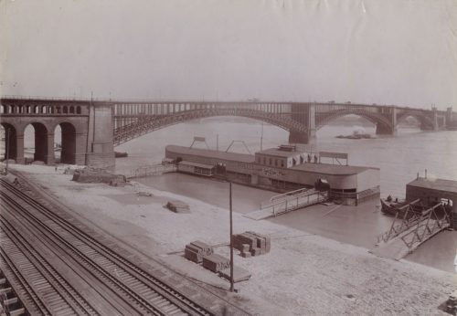 Unbekannt (Künstler*in), Eisenbahnbrücke von S. West, St. Louis Missouri, ca. 1900