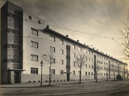 Hugo Schmölz (Künstler*in), Ehrenfeld, Helmholtzplatz 1, 1920er Jahre