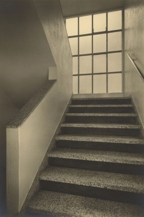 Hugo Schmölz (Künstler*in), Pressehaus Drahtverband, Düsseldorf, Teilansicht der Treppe, Architekt Bernhard Pfau, ca. 1938