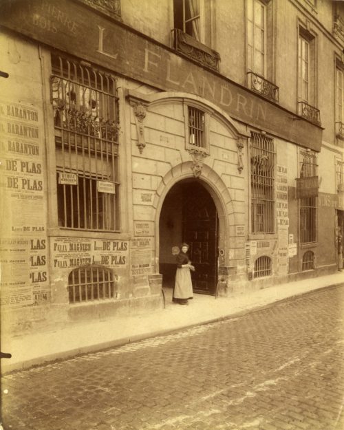 Eugène Atget (Künstler*in), Hotel Le Charron Quai Bourbon, ca. 1903