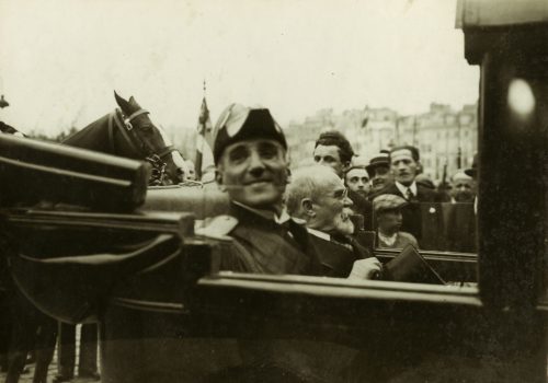 Unbekannt (Künstler*in), König Alexander von Jugoslawien besuchte am 9. Oktober 1934 Marseille, zu seiner Linken Minister Barthou, 1934