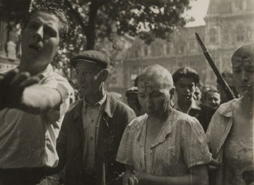 Unbekannt (Künstler*in), 26. August 1944 Les Tondues, Paris, 1944