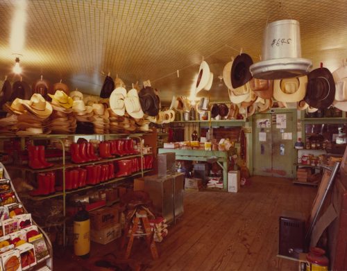 Jim Dow (Künstler*in), Interior, Wayne's Feed and Seed Store, Cut Off, Louisiana, 1978