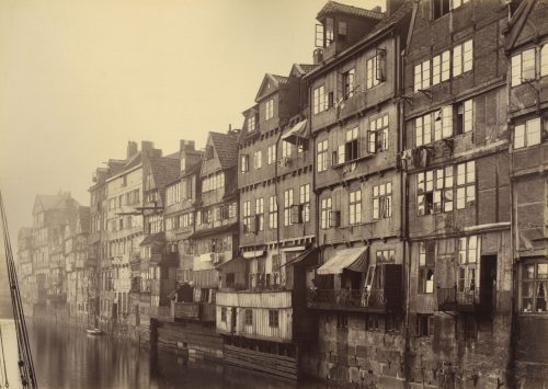 Georg Koppmann (Künstler*in), Hamburg: Mührenfleth von hinter den Boden aus gesehen, 1884