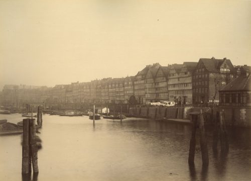 Georg Koppmann (Künstler*in), Hamburg: Kehrwieder von der Niederbaumbrücke aus gesehen, 1883