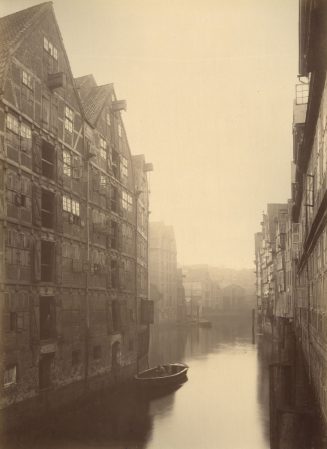 Hamburg: Mührenfleth von der kleinen Jungfernstiegs-Fahrbrücke aus gesehen