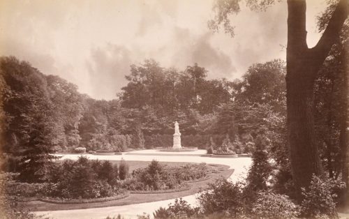 Hermann Rückwardt (Künstler*in), Partie im Tiergarten beim Denkmal der Königin Luise, 1881