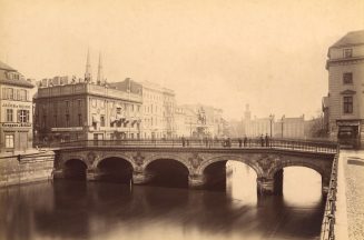 Blick vom Königlichen Schloß nach der Kurfürstenbrücke